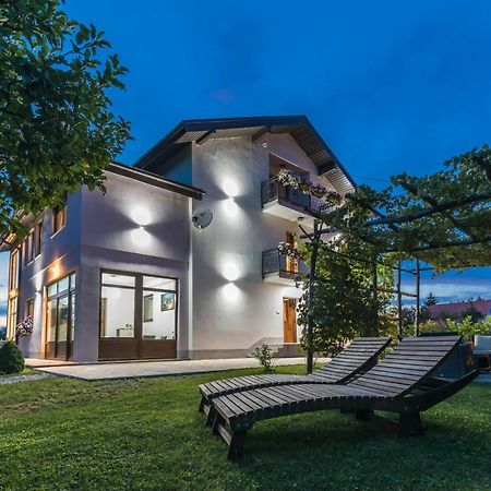 Apartments Lucic Slunj Exterior photo