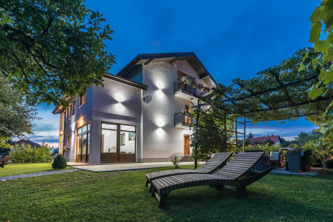 Apartments Lucic Slunj Exterior photo